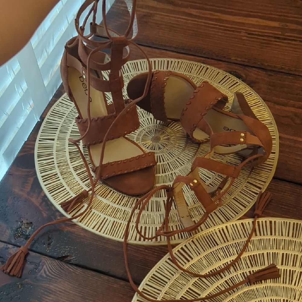 Bebe Suede Lace Up Gladiator Heels Size 7 Brown Tassel Sandals Boho Fall